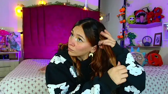 alisson zafiro  online show from 02/04/26, 03:12