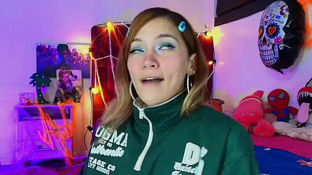 alisson zafiro  online show from 10/30/25, 03:27