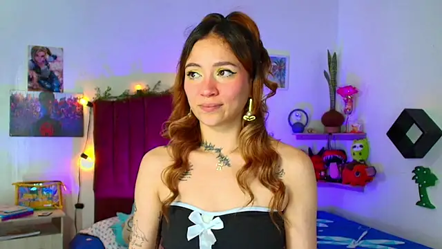 alisson zafiro  online show from 02/15/26, 07:57