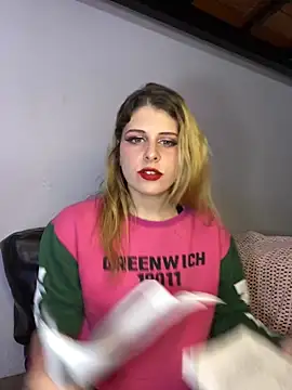 Snapshot of FlorBich chatting on 10/07/25, 12:00 FlorBich online show from 10/07/25, 12:00