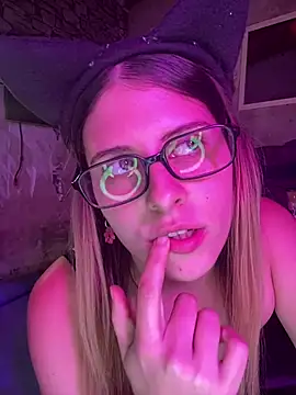 FlorBich online show from 04/18/26, 03:09
