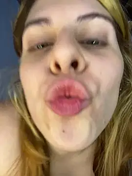 Snapshot of FlorBich chatting on 01/23/25, 05:56 FlorBich online show from 01/23/25, 05:56