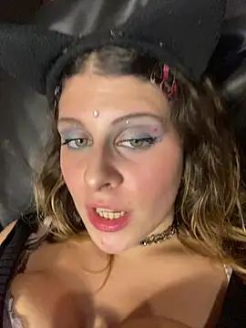 Snapshot of FlorBich chatting on 08/02/26, 01:37 FlorBich online show from 08/02/26, 01:37