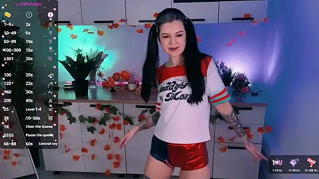 Snapshot of Lil_Amelie chatting on 11/01/25, 10:42 Lil Amelie online show from 11/01/25, 10:42