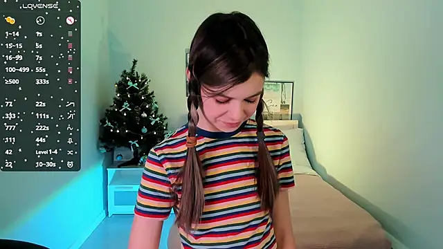 Snapshot of Lil_Amelie chatting on 01/09/25, 06:48 Lil Amelie online show from 01/09/25, 06:48