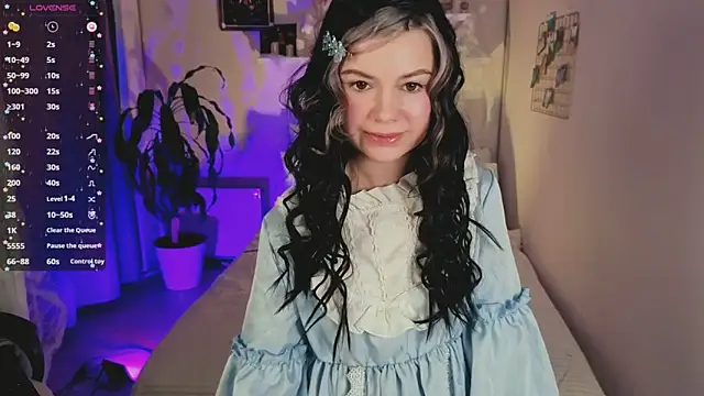 Snapshot of Lil_Amelie chatting on 11/11/25, 09:48 Lil Amelie online show from 11/11/25, 09:48