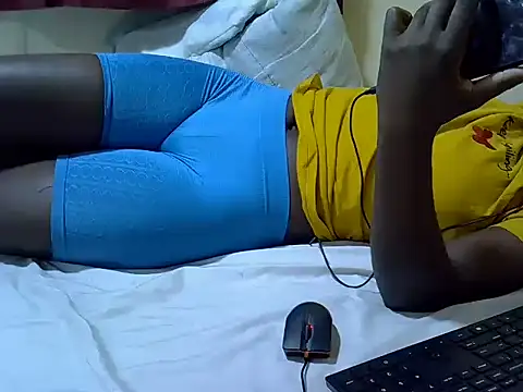 Snapshot of Sweet_chico2 chatting on 11/16/25, 06:34 Sweet chico2 online show from 11/16/25, 06:34