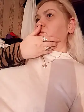 Minna Jeannie online show from 11/25/25, 03:07