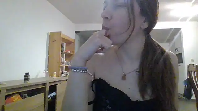 JasmineGlamour online show from 04/07/26, 06:54