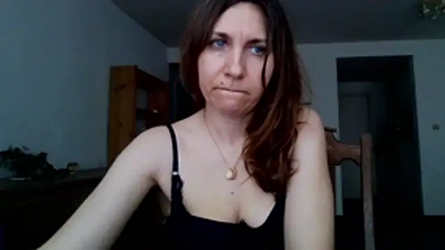 Snapshot of JasmineGlamour chatting on 06/08/26, 03:23 JasmineGlamour online show from 06/08/26, 03:23
