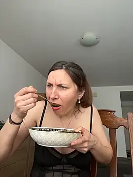 Snapshot of JasmineGlamour chatting on 06/03/26, 06:58 JasmineGlamour online show from 06/03/26, 06:58