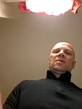 Snapshot of wedge75 chatting on 05/11/26, 04:59 wedge75 online show from 05/11/26, 04:59