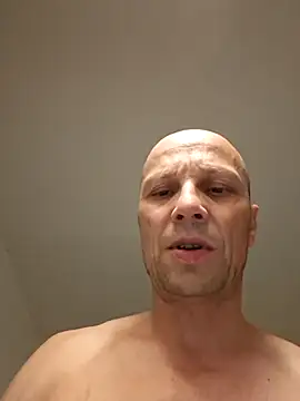 Snapshot of wedge75 chatting on 05/14/26, 04:37 wedge75 online show from 05/14/26, 04:37