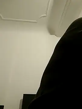 Snapshot of wedge75 chatting on 10/28/25, 05:01 wedge75 online show from 10/28/25, 05:01