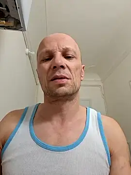 Snapshot of wedge75 chatting on 04/19/26, 03:02 wedge75 online show from 04/19/26, 03:02