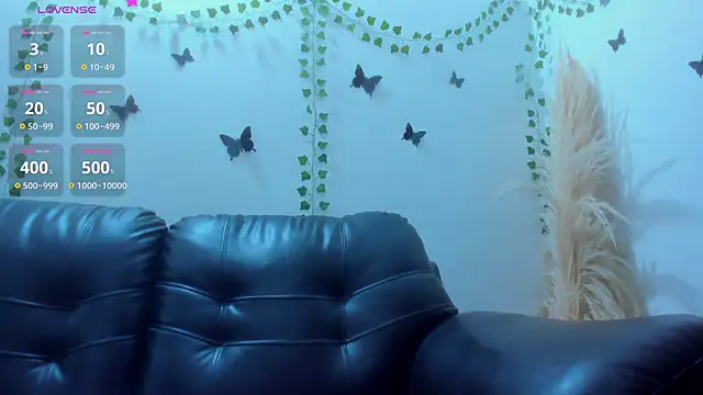 Amani Bakir online show from 12/17/25, 12:43