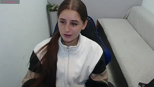 valerie diaz1 online show from 10/31/25, 12:46