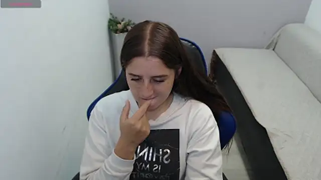 valerie diaz1 online show from 11/10/25, 01:38