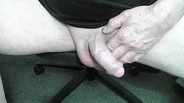 Nice8inchaussie online show from 10/26/25, 03:40