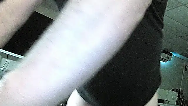 Nice8inchaussie online show from 10/13/25, 08:49