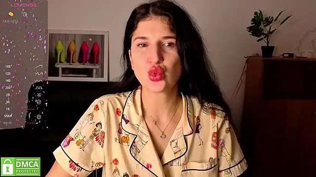 Alianna Solo Kisses online show from 02/14/26, 06:24