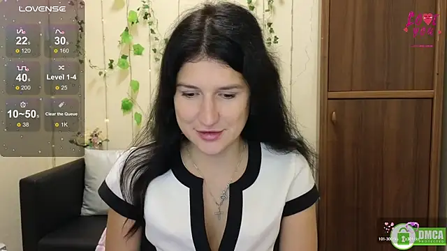 Alianna Solo Kisses online show from 10/25/25, 05:28