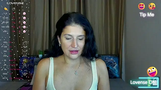 Alianna Solo Kisses online show from 11/06/25, 12:20