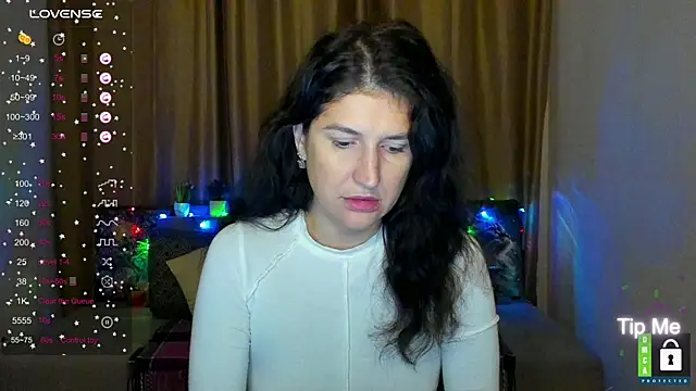 Alianna Solo Kisses online show from 11/29/25, 06:24