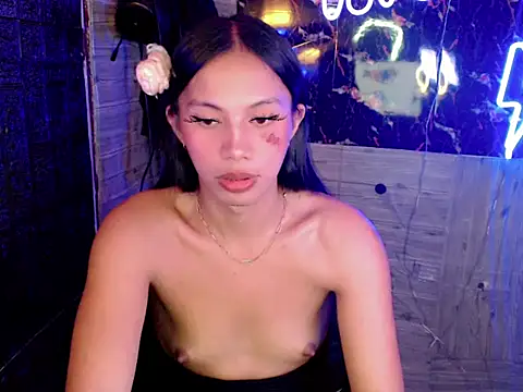 Snapshot of whiteladyboy chatting on 09/13/25, 02:17 whiteladyboy online show from 09/13/25, 02:17