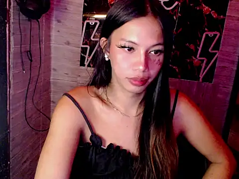 Snapshot of whiteladyboy chatting on 10/05/25, 03:41 whiteladyboy online show from 10/05/25, 03:41