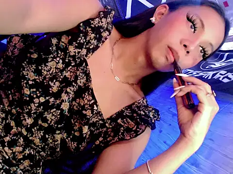 whiteladyboy online show from 11/10/25, 02:55