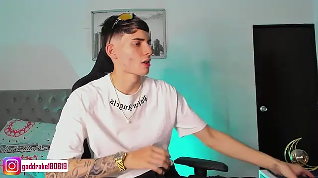 Snapshot of god_drake chatting on 01/31/25, 05:09 god drake online show from 01/31/25, 05:09