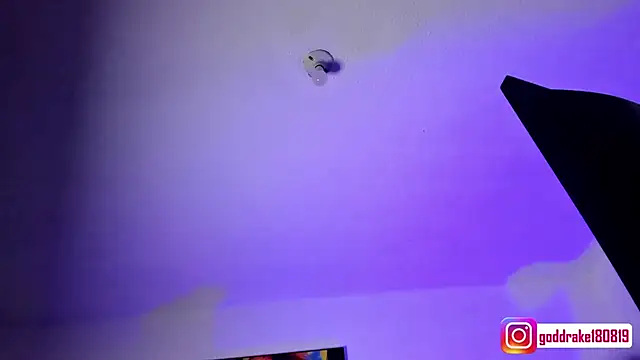 Snapshot of god_drake chatting on 12/17/24, 06:53 god drake online show from 12/17/24, 06:53