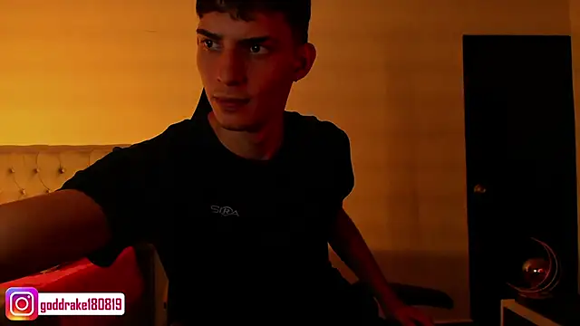 Snapshot of god_drake chatting on 02/05/25, 04:59 god drake online show from 02/05/25, 04:59