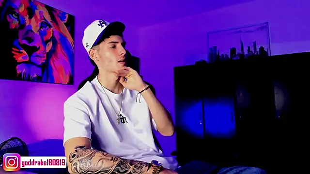 Snapshot of god_drake chatting on 12/03/24, 09:17 god drake online show from 12/03/24, 09:17