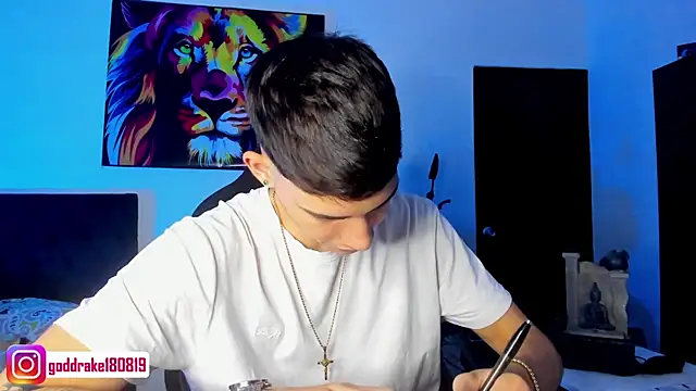 Snapshot of god_drake chatting on 01/03/25, 12:43 god drake online show from 01/03/25, 12:43