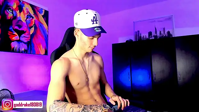 Snapshot of god_drake chatting on 12/04/24, 12:24 god drake online show from 12/04/24, 12:24