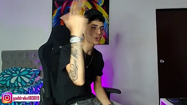 Snapshot of god_drake chatting on 02/27/25, 04:57 god drake online show from 02/27/25, 04:57