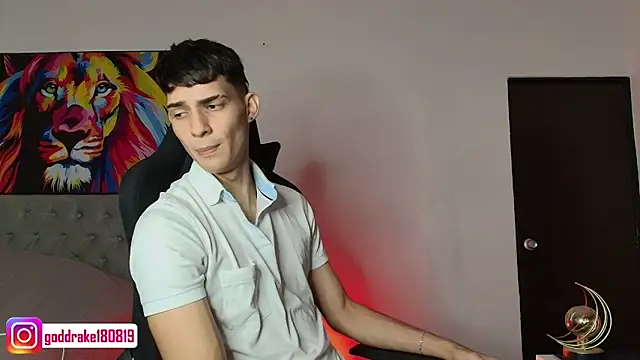 Snapshot of god_drake chatting on 02/13/25, 04:32 god drake online show from 02/13/25, 04:32