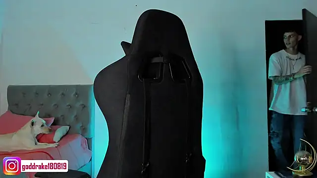 Snapshot of god_drake chatting on 02/07/25, 06:35 god drake online show from 02/07/25, 06:35