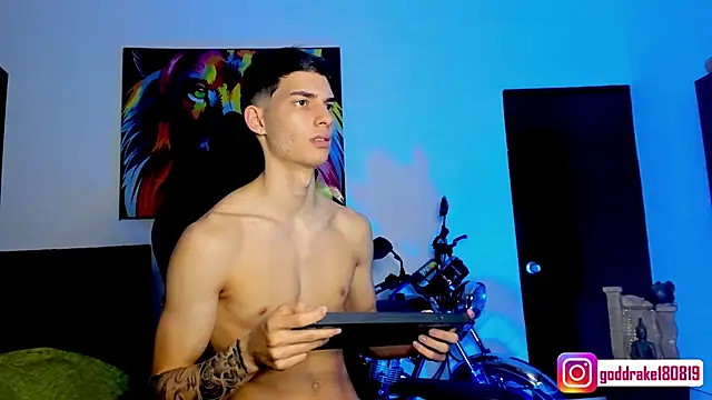 Snapshot of god_drake chatting on 12/17/24, 03:49 god drake online show from 12/17/24, 03:49