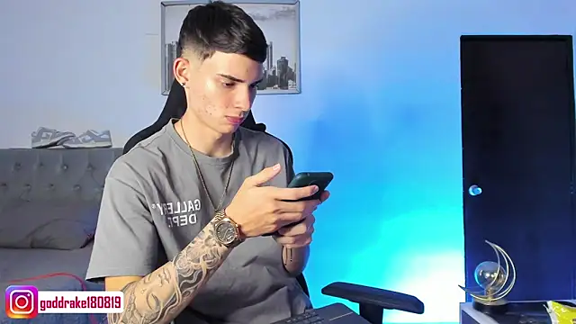 Snapshot of god_drake chatting on 01/24/25, 07:41 god drake online show from 01/24/25, 07:41