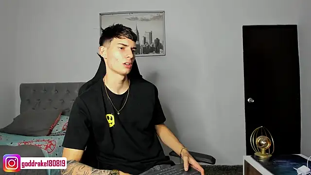 Snapshot of god_drake chatting on 01/27/25, 06:30 god drake online show from 01/27/25, 06:30