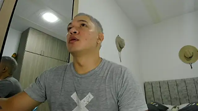 Snapshot of Valerioe chatting on 04/20/26, 03:35 Valerioe online show from 04/20/26, 03:35