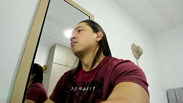 Snapshot of Valerioe chatting on 02/14/26, 02:50 Valerioe online show from 02/14/26, 02:50