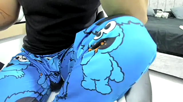 Snapshot of Valerioe chatting on 02/17/26, 01:52 Valerioe online show from 02/17/26, 01:52