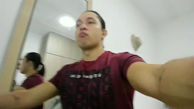 Snapshot of Valerioe chatting on 02/13/26, 11:27 Valerioe online show from 02/13/26, 11:27