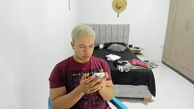 Snapshot of Valerioe chatting on 05/01/26, 04:34 Valerioe online show from 05/01/26, 04:34