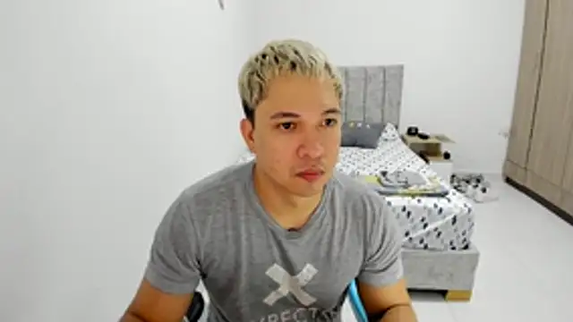 Snapshot of Valerioe chatting on 05/31/26, 08:53 Valerioe online show from 05/31/26, 08:53