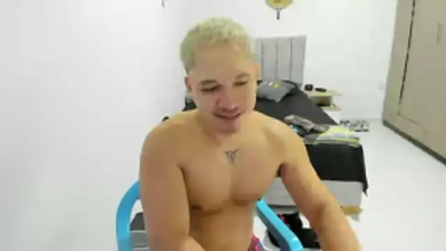 Snapshot of Valerioe chatting on 05/05/26, 02:42 Valerioe online show from 05/05/26, 02:42